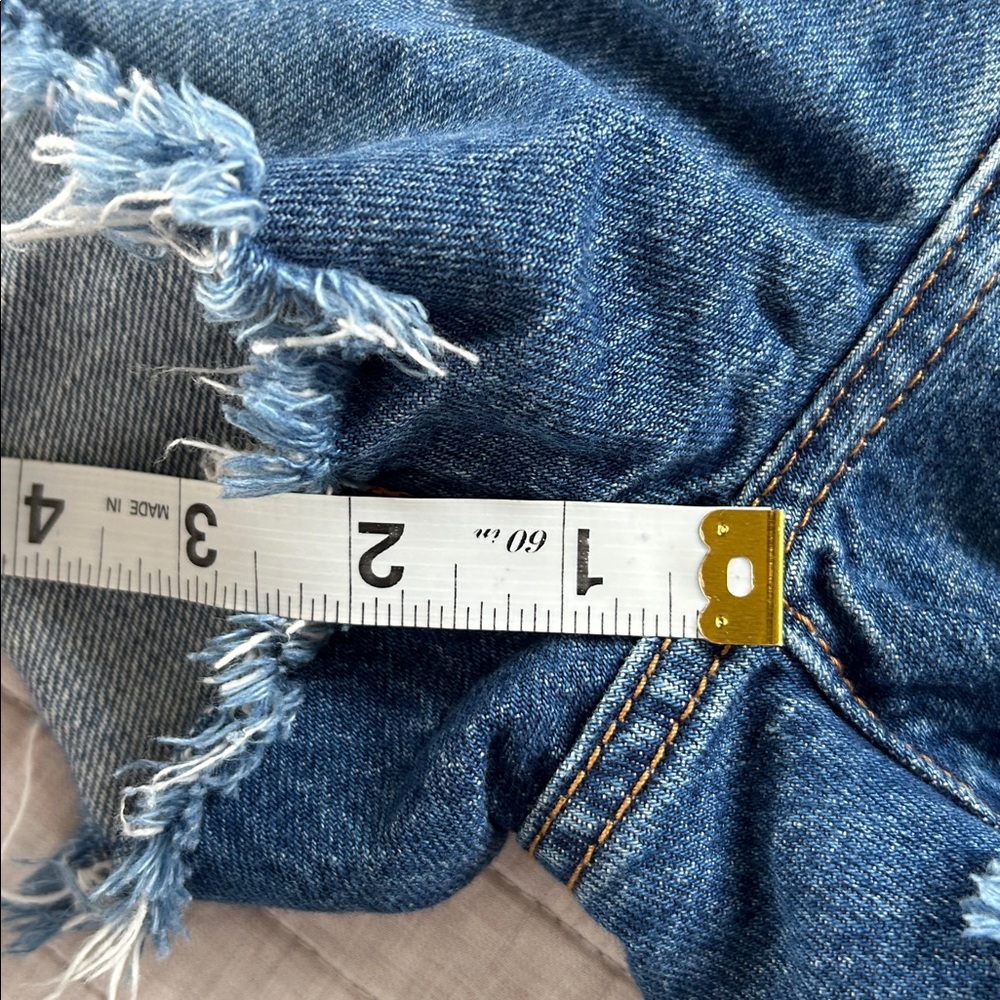 Leviβs 501 med dark distressed, cut off classic denim jean shorts 27β - Picture 4 of 10